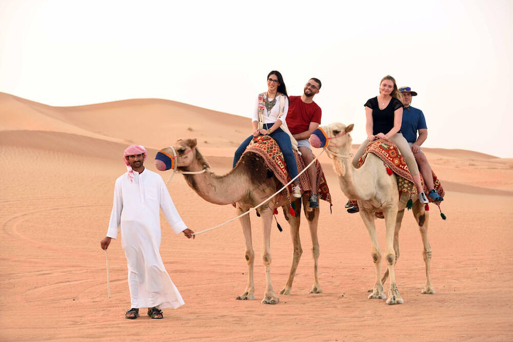 camel trekking dubai