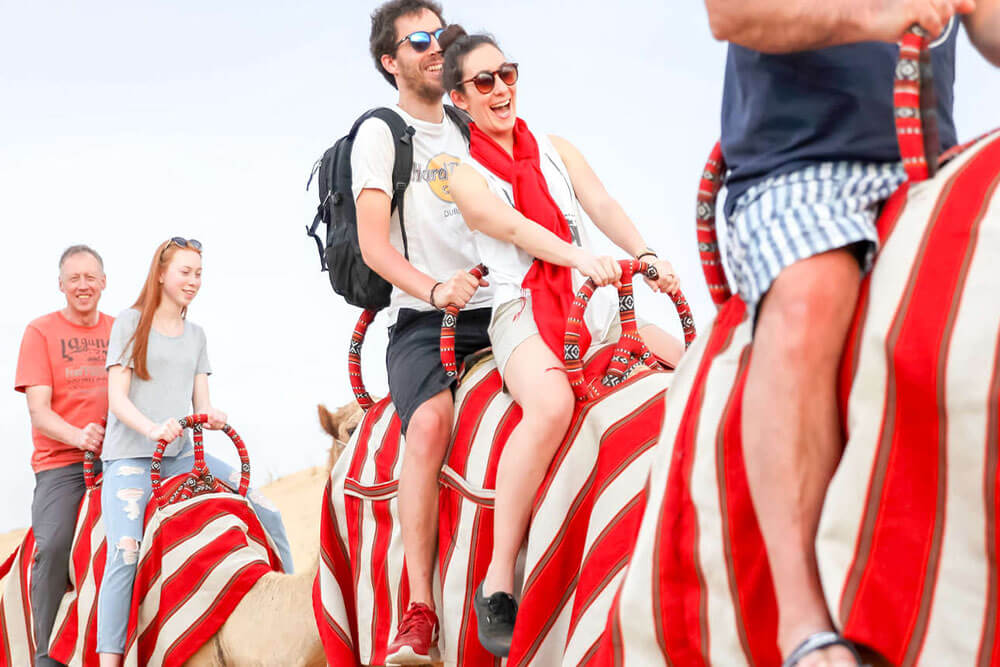 camel trekking dubai