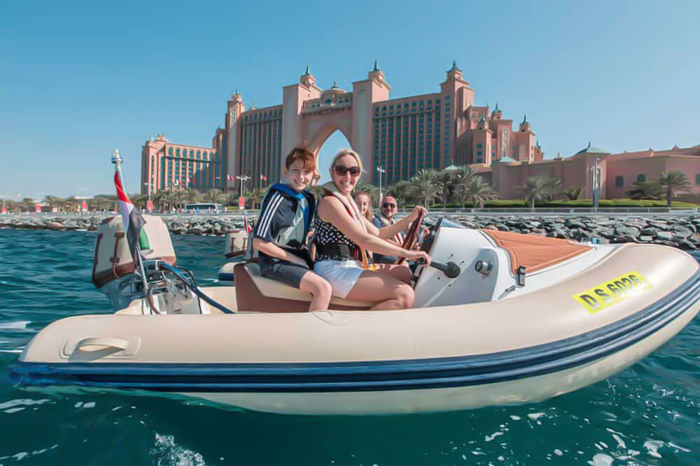 self drive boat tour dubai