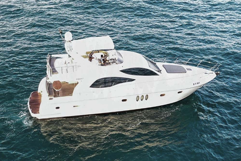 yacht rental in dubai