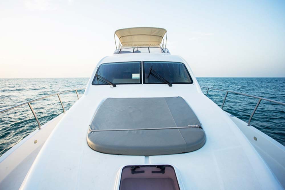 yacht rental in dubai