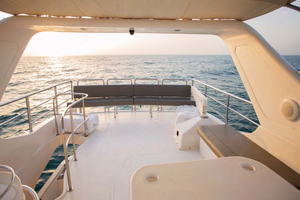 yacht rental in dubai
