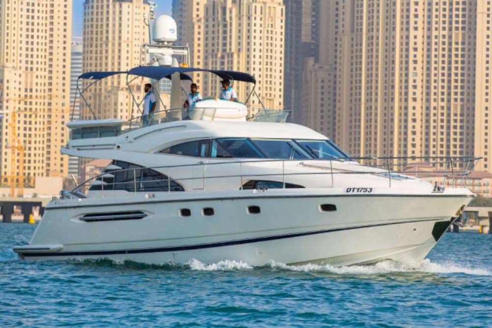 luxury yacht rental dubai