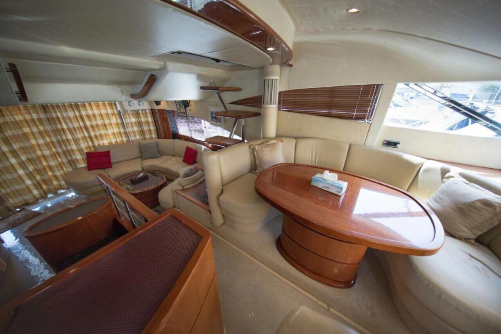 luxury yacht rental dubai