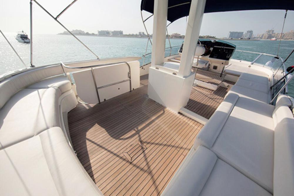 luxury yacht rental dubai
